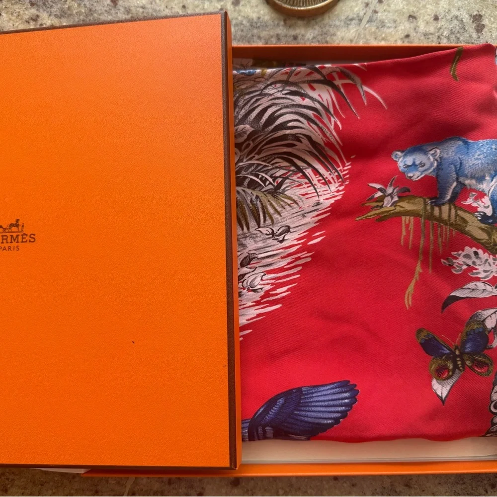 Authentic Hermes Carre Wash Equateur Silk Scarf 35” - Picture 7 of 9